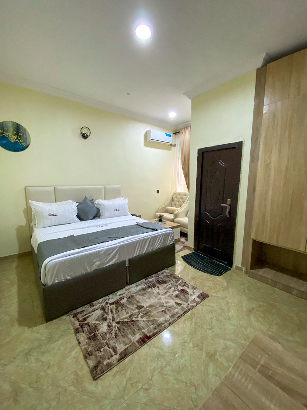 Executive Mini Suite